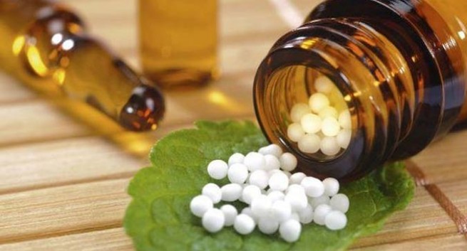 homeopathic vs holistic